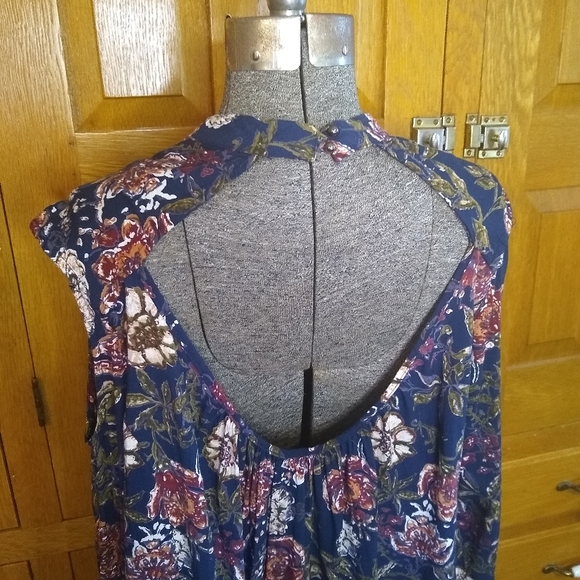 Angie dark floral cold shoulder choker collar tunic top - Picture 5 of 8